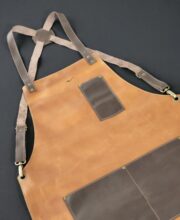 PETO CRUZADO EN CUERO